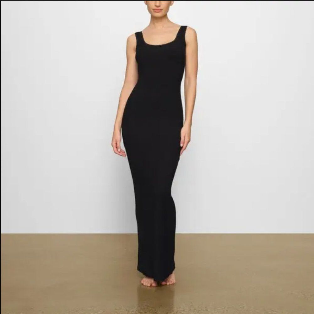 NWT SKIMS Soft Lounge Lace Scoop Neck Dress in Onyx Size Medium